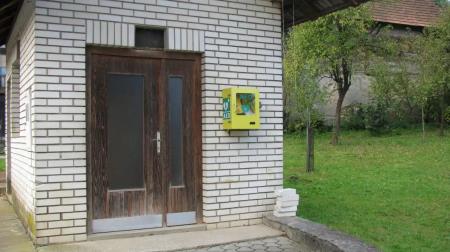 Avtomatski defibrilator  – Orehovec – nekdanja mlekarna – Orehovec bš, Kostanjevica na Krki (slika 5)